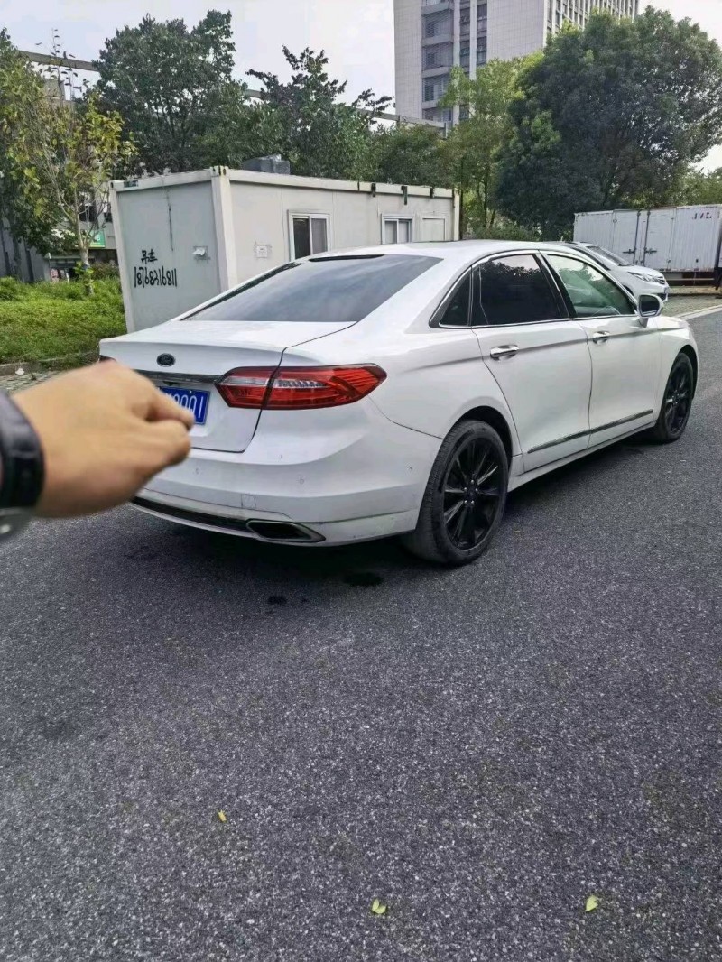 嘉兴17年福特金牛座7