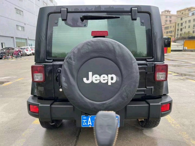 汕頭17年Jeep牧馬人7