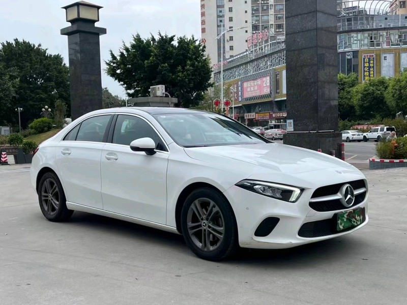 东莞19年奔驰A2