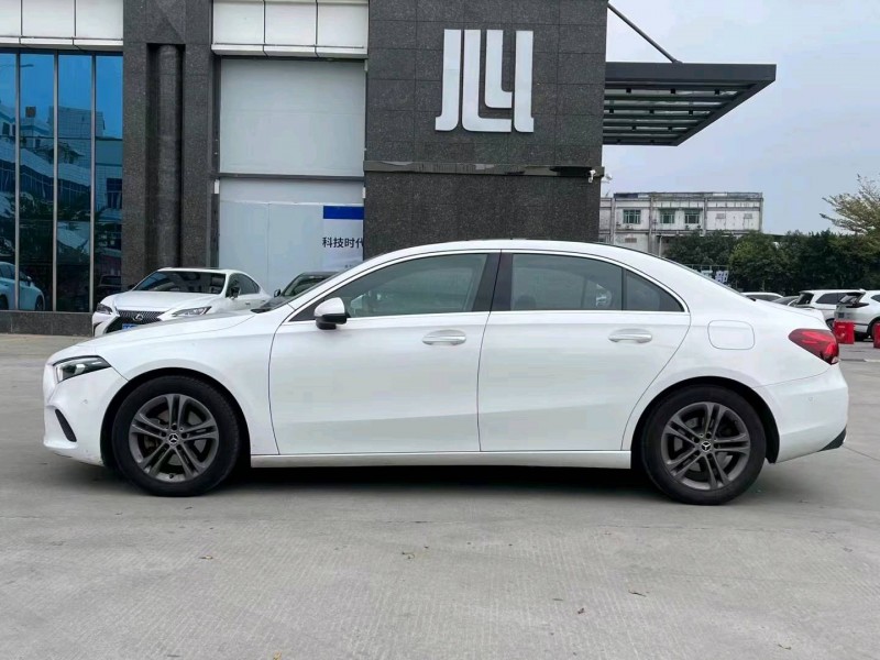 东莞19年奔驰A4