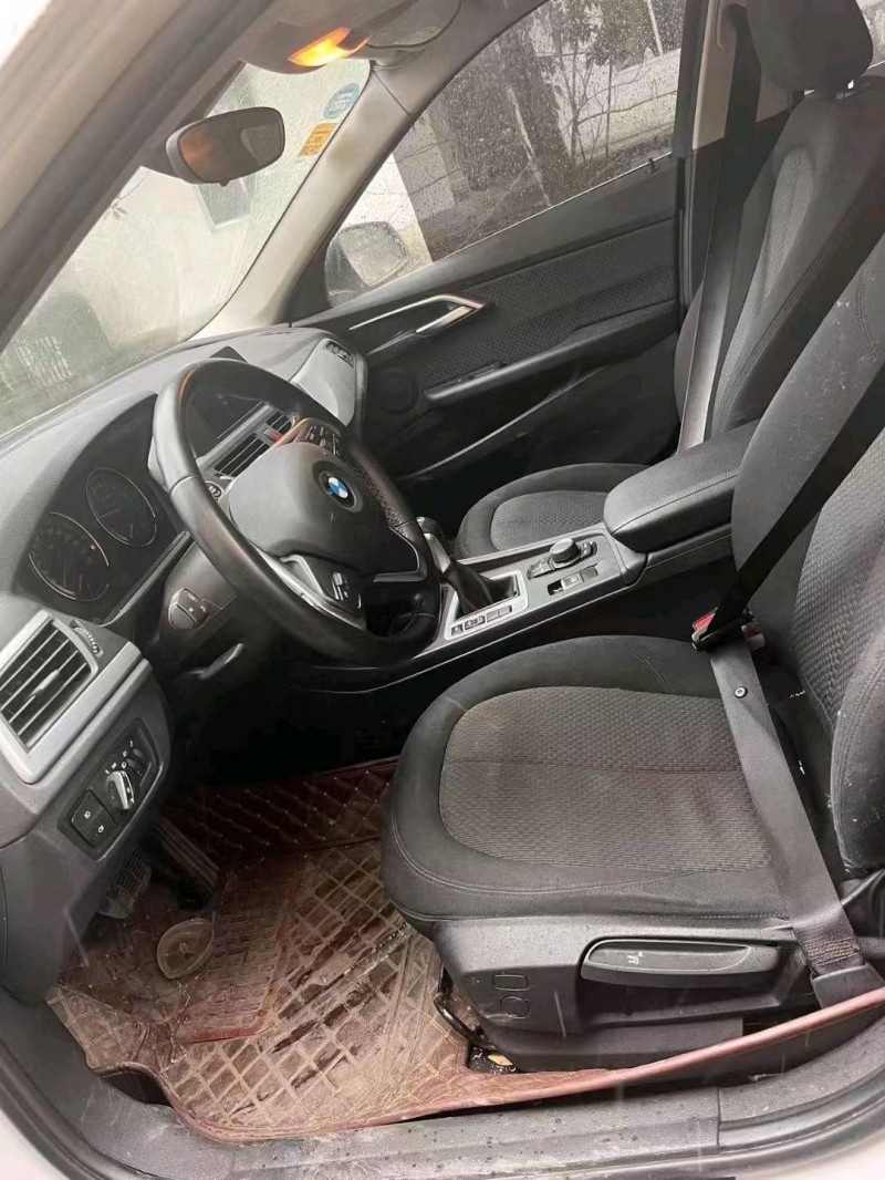 淮南18年宝马1系7