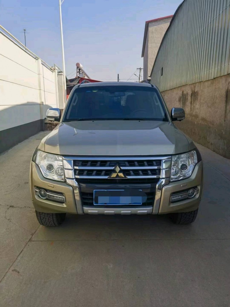 邯郸14年三菱帕杰罗1