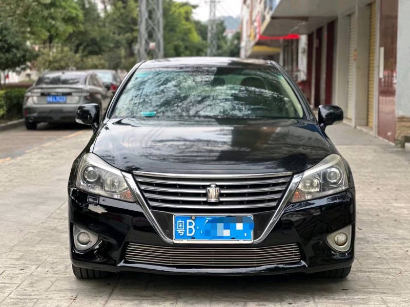 广州13年丰田皇冠1