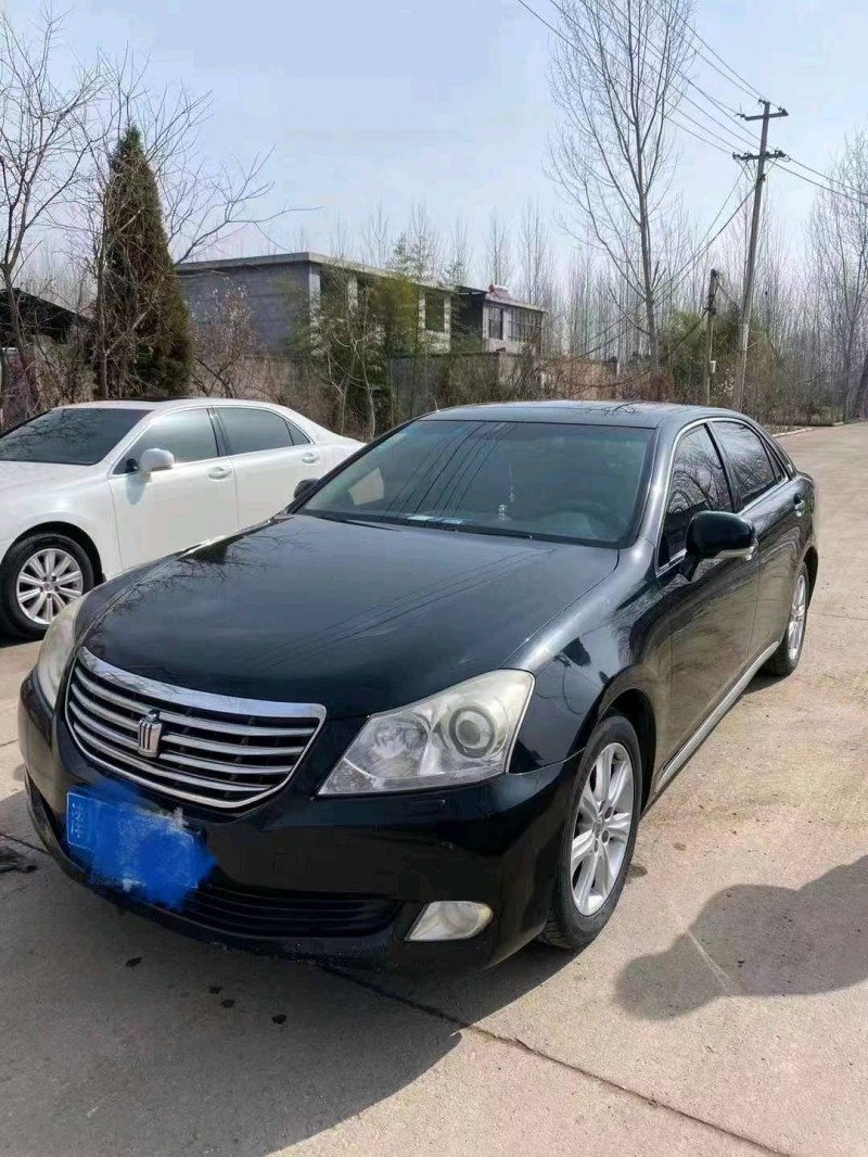 济南10年丰田皇冠2