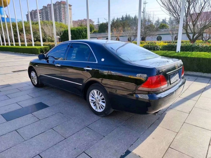 济南09年丰田皇冠1