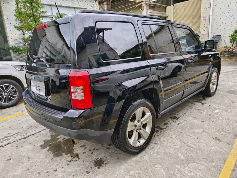 广州15年Jeep自由客7