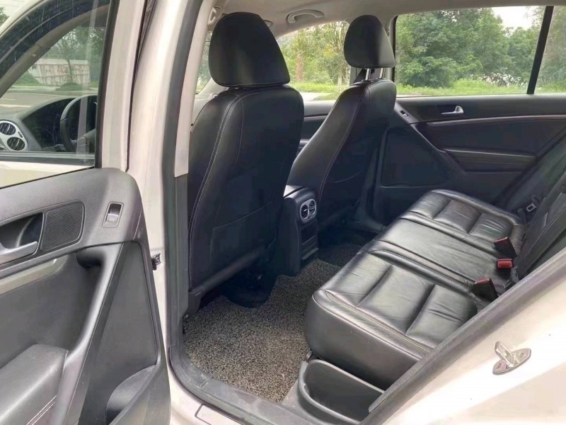 成都16年大众途观5