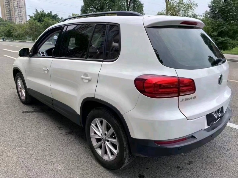 成都16年大众途观7