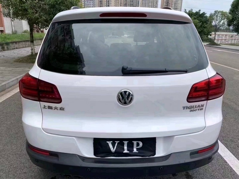 成都16年大众途观9