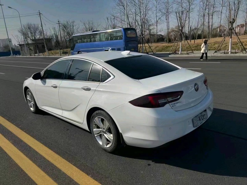 东营18年别克君威5