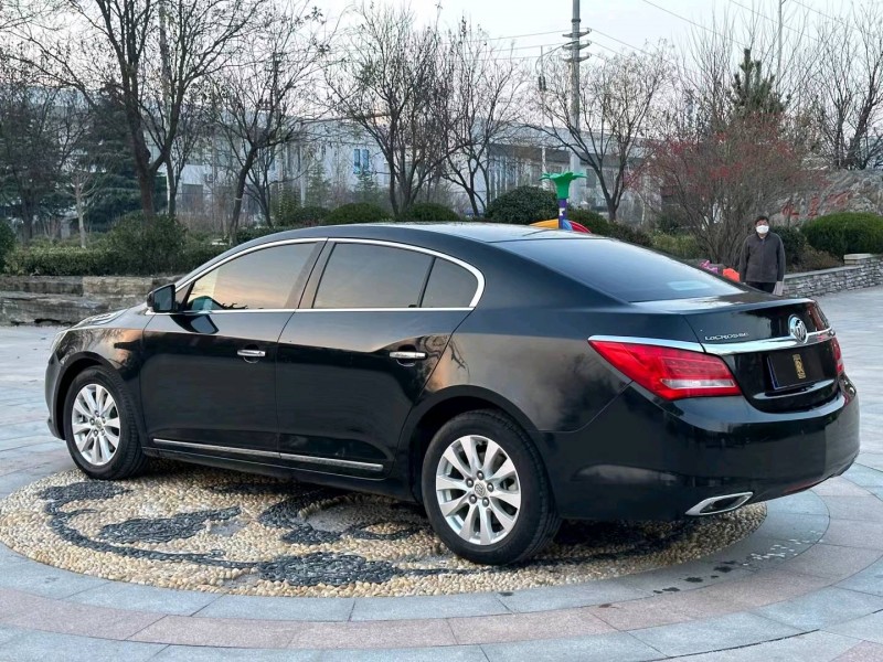 青岛14年别克君越5