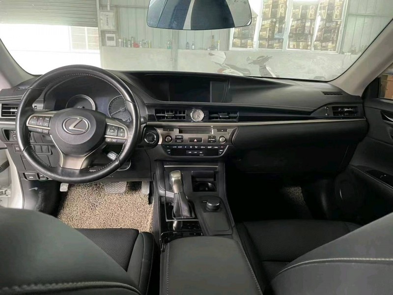 邯郸17年雷克萨斯ES2