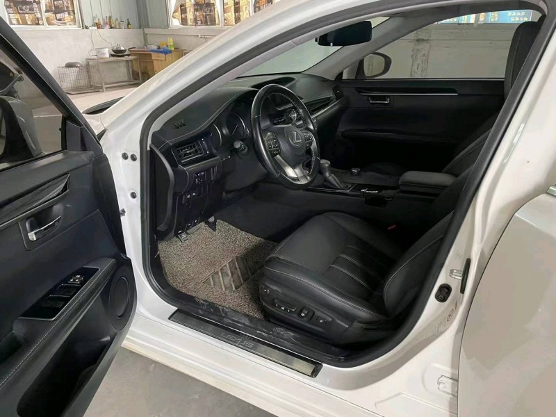 邯郸17年雷克萨斯ES1