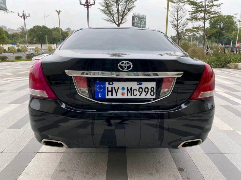 东莞10年丰田皇冠5