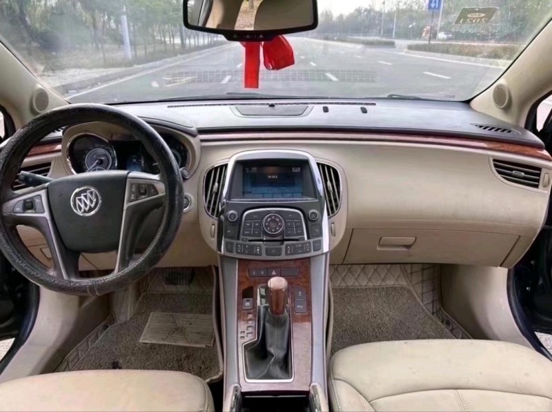 枣庄12年别克君越4