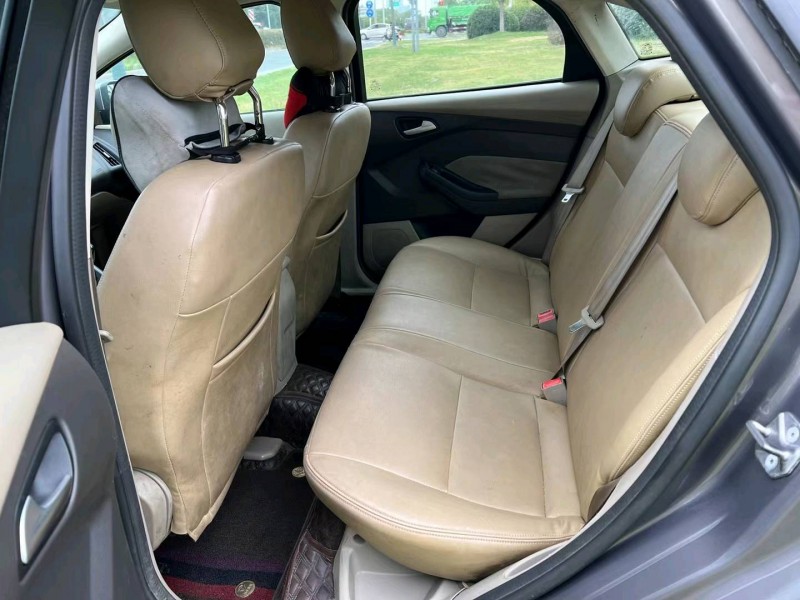 泰州15年福特福克斯8