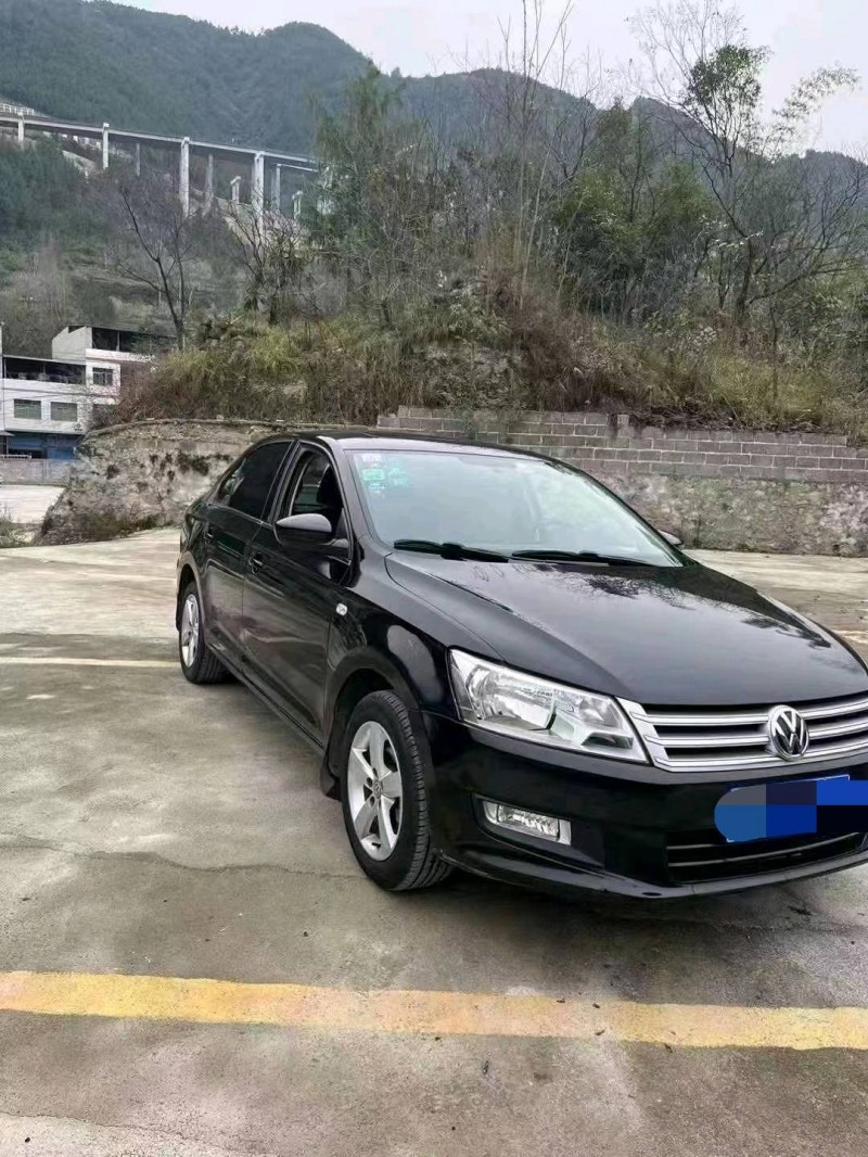 重庆15年大众桑塔纳2