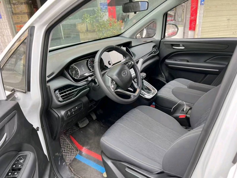 北京22年传祺M65