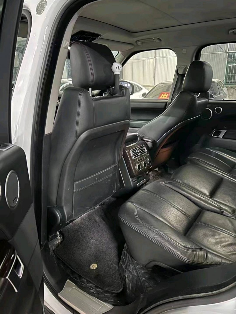 青岛16年路虎揽胜行政4