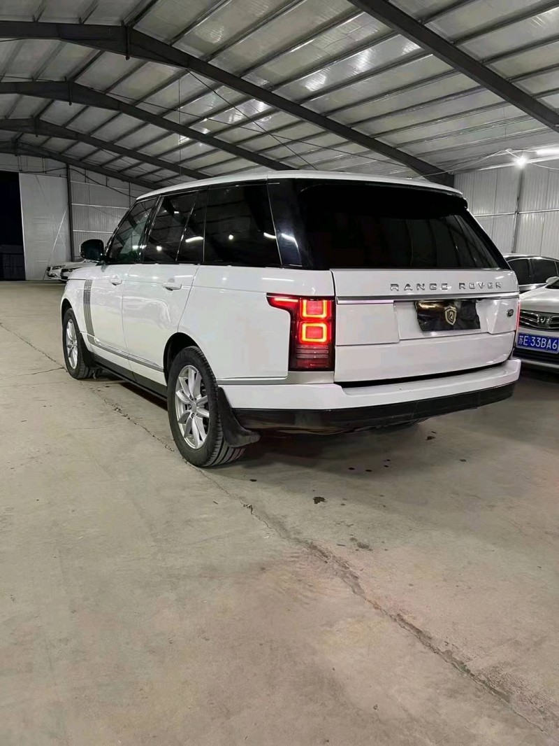 青岛16年路虎揽胜行政3