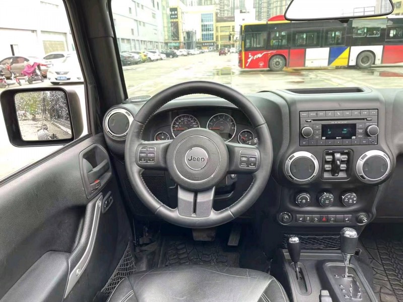 珠海17年Jeep牧马人4