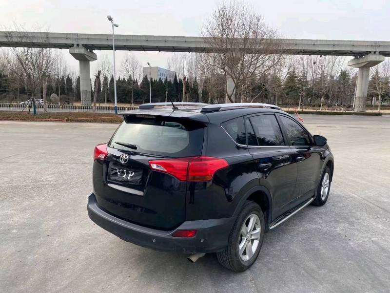 济南14年丰田RAV45
