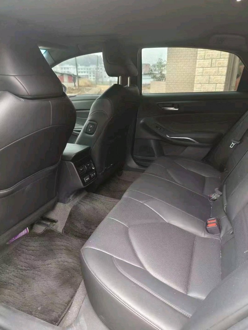 邯郸22年丰田亚洲龙8