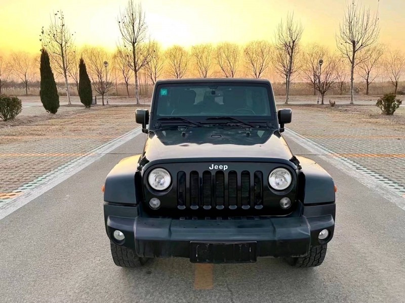 枣庄15年Jeep牧马人1