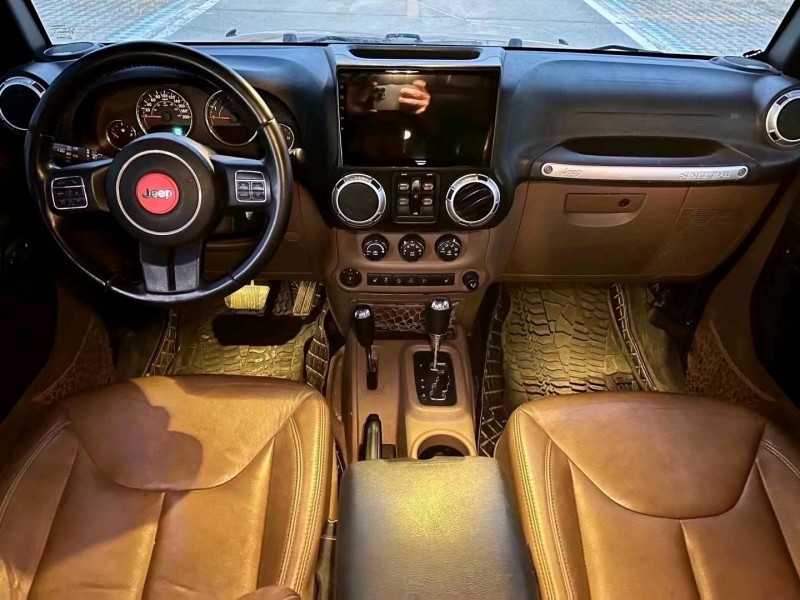 枣庄15年Jeep牧马人8