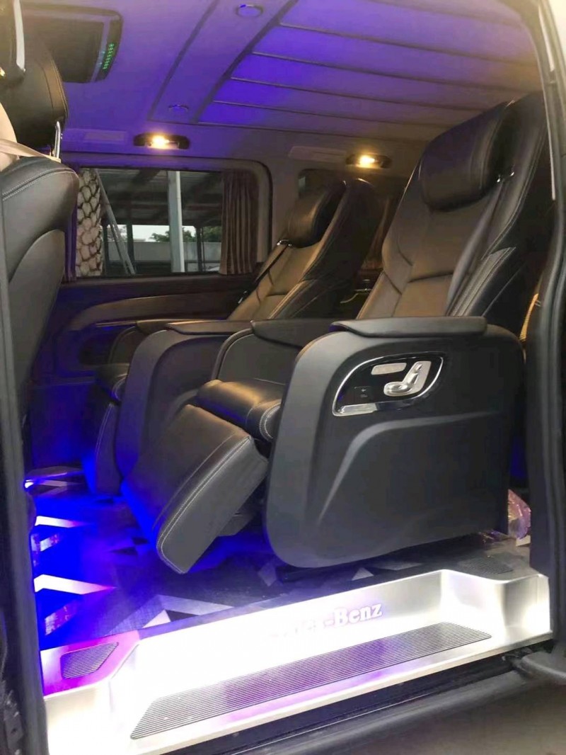 珠海20年奔驰威霆8