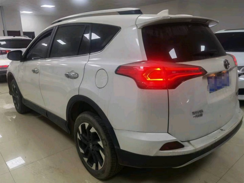 邯郸17年丰田RAV48