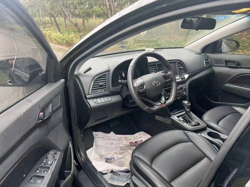 嘉兴17年现代领动8