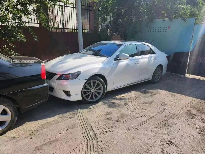 成都12年丰田锐志1