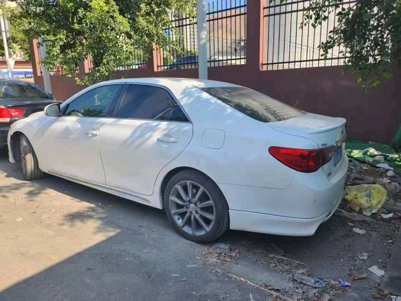 成都12年丰田锐志2