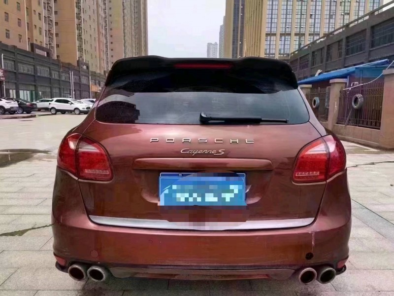 北京13年保时捷卡宴6