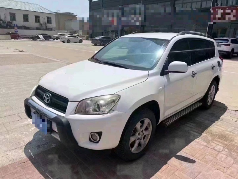 北京13年丰田RAV47