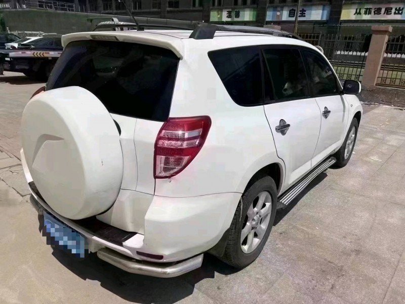 北京13年丰田RAV46