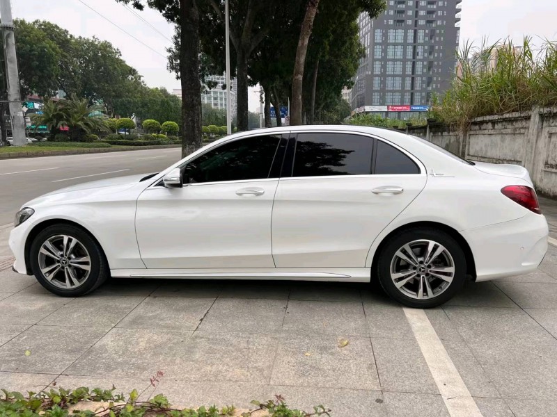 东莞18年奔驰C8