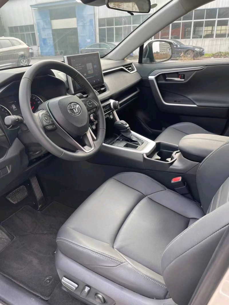 北京22年丰田威兰达5