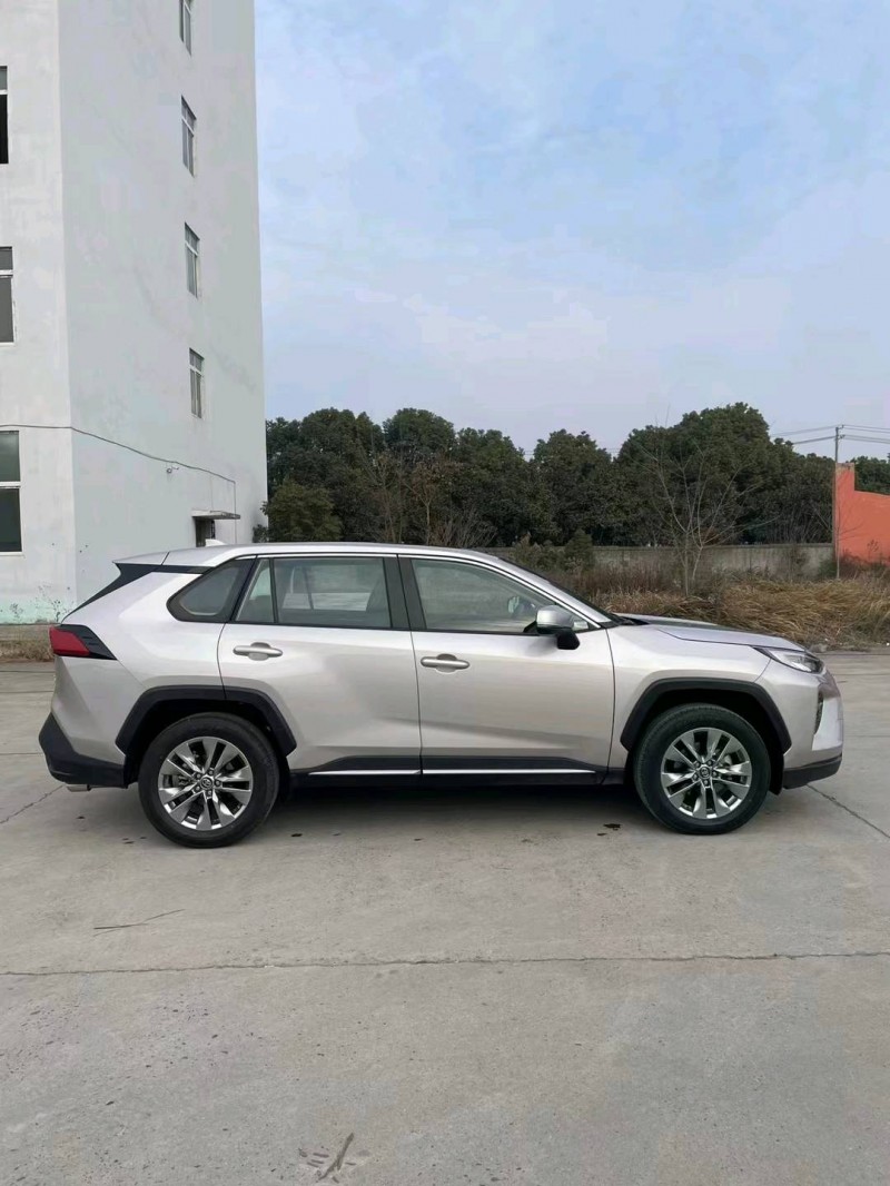 北京22年丰田威兰达4