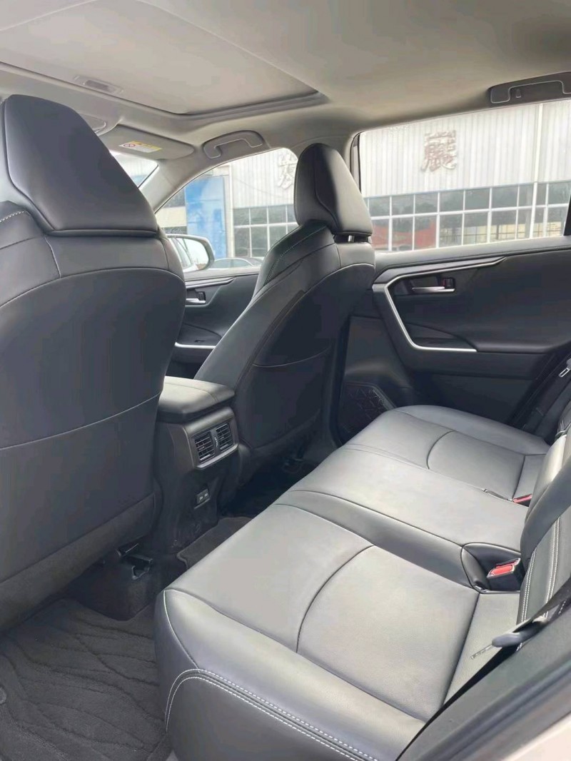 北京22年丰田威兰达6