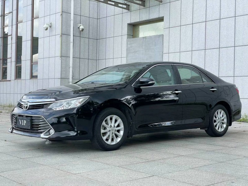 济宁16年丰田凯美瑞3