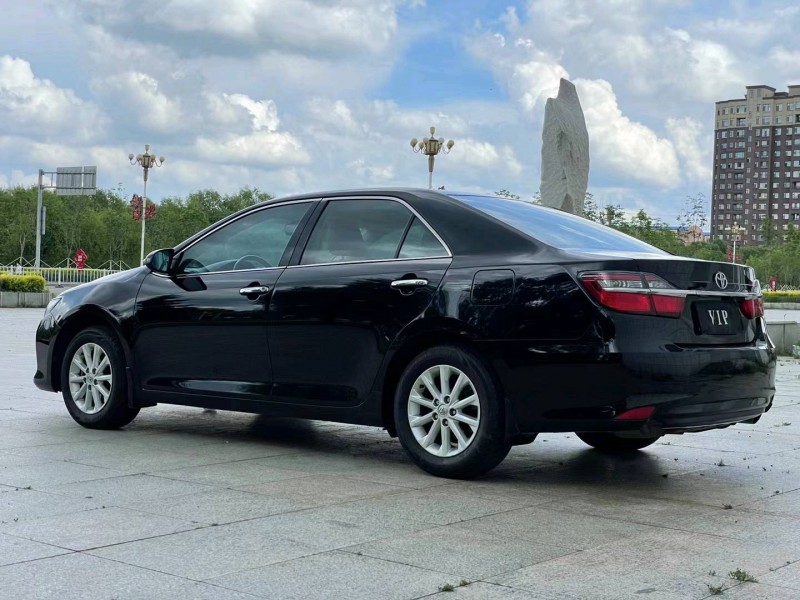 济宁16年丰田凯美瑞5