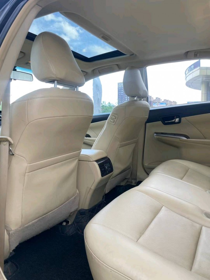 济宁16年丰田凯美瑞8