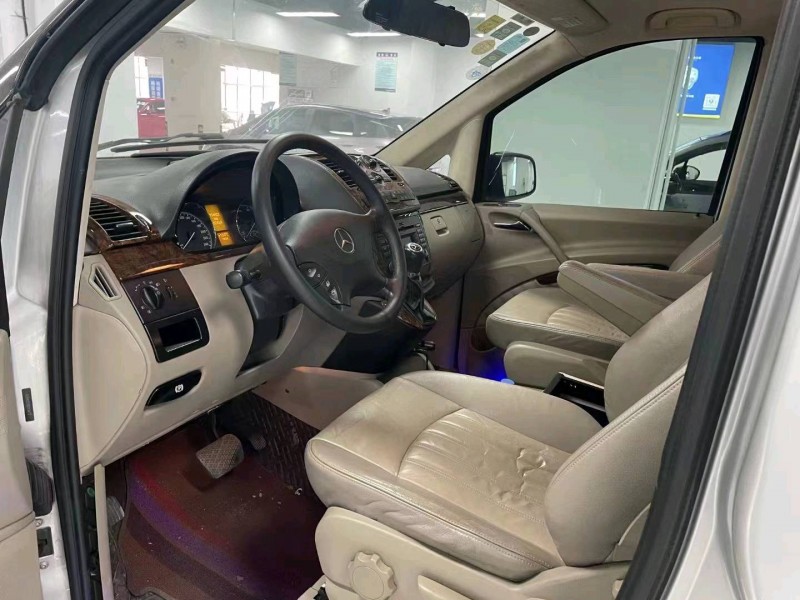 宜春12年奔驰威霆3