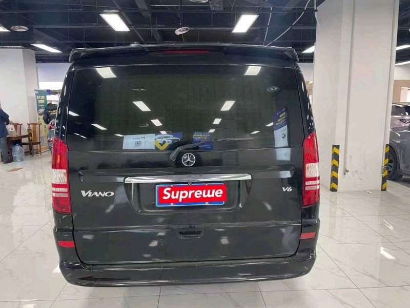 宜春12年奔驰威霆2