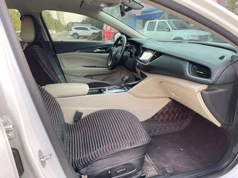 北京18年别克君威4