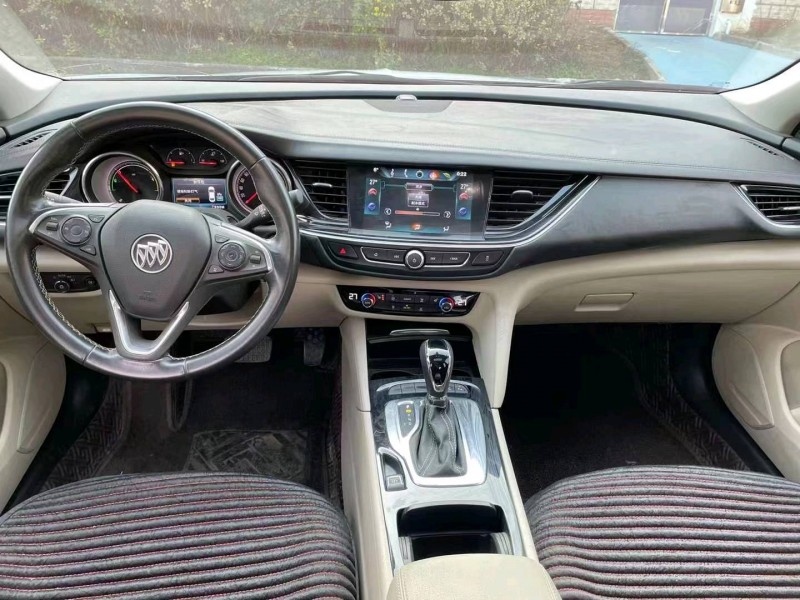 北京18年别克君威6