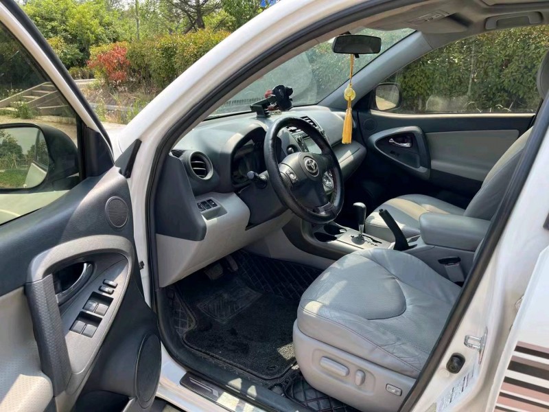青岛10年丰田RAV4荣放5