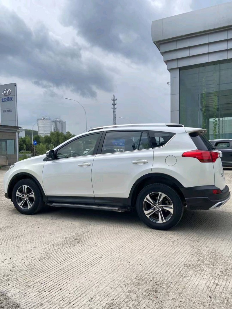 雞西16年豐田RAV4榮放7